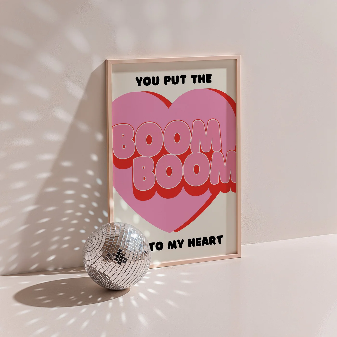 Affiche Boom Boom Into My Heart - Rose - Image 2