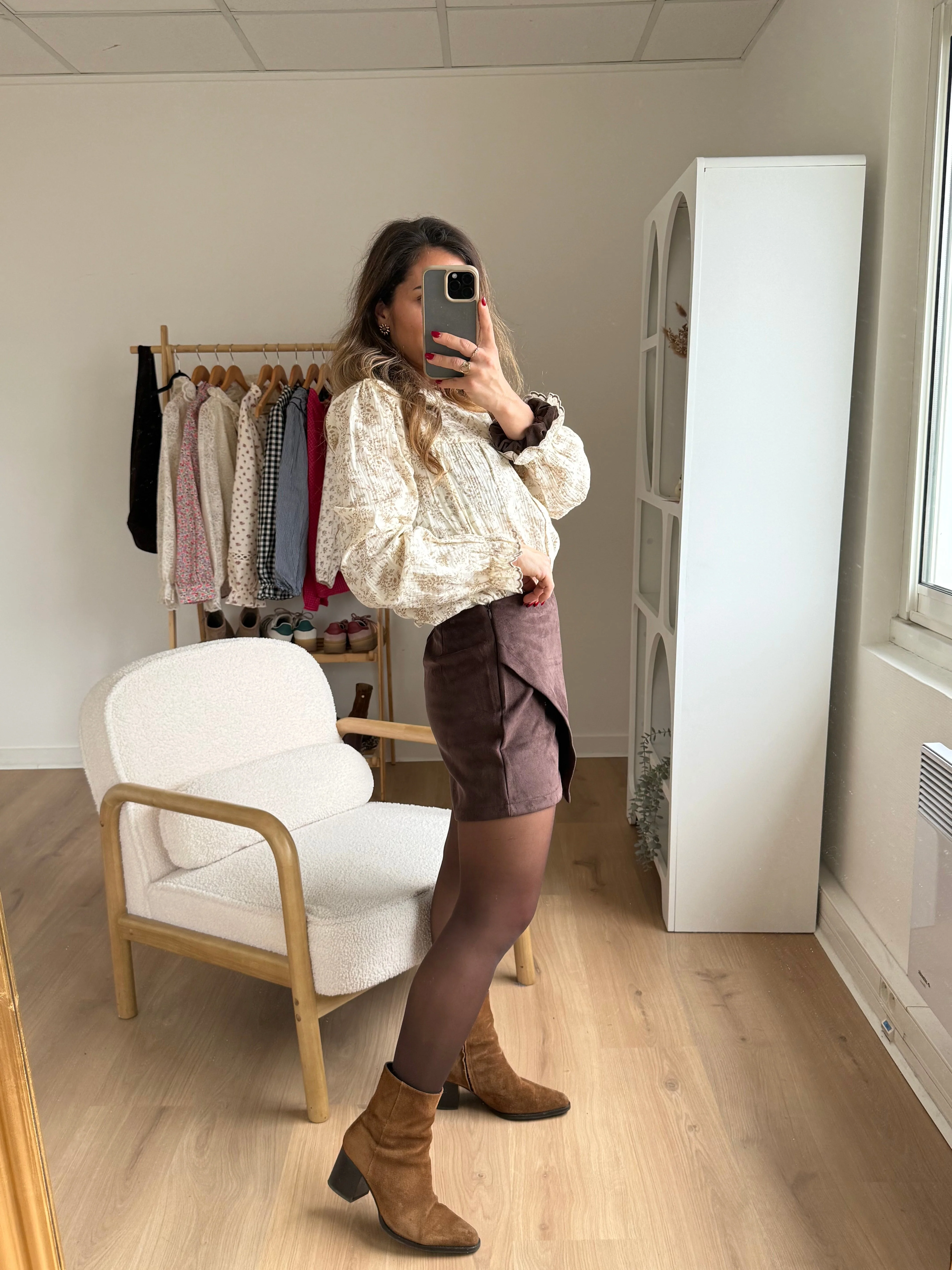 Jupe Short En Suédine Selena Chocolat - Image 11