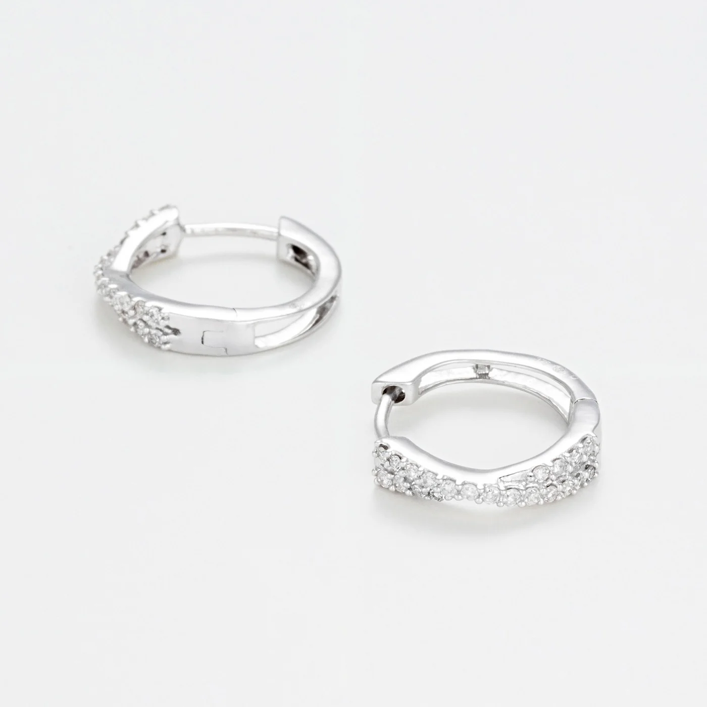 Boucles D'Oreilles "Leif" D0,14/42 - Or Blanc 375/1000 - Image 2