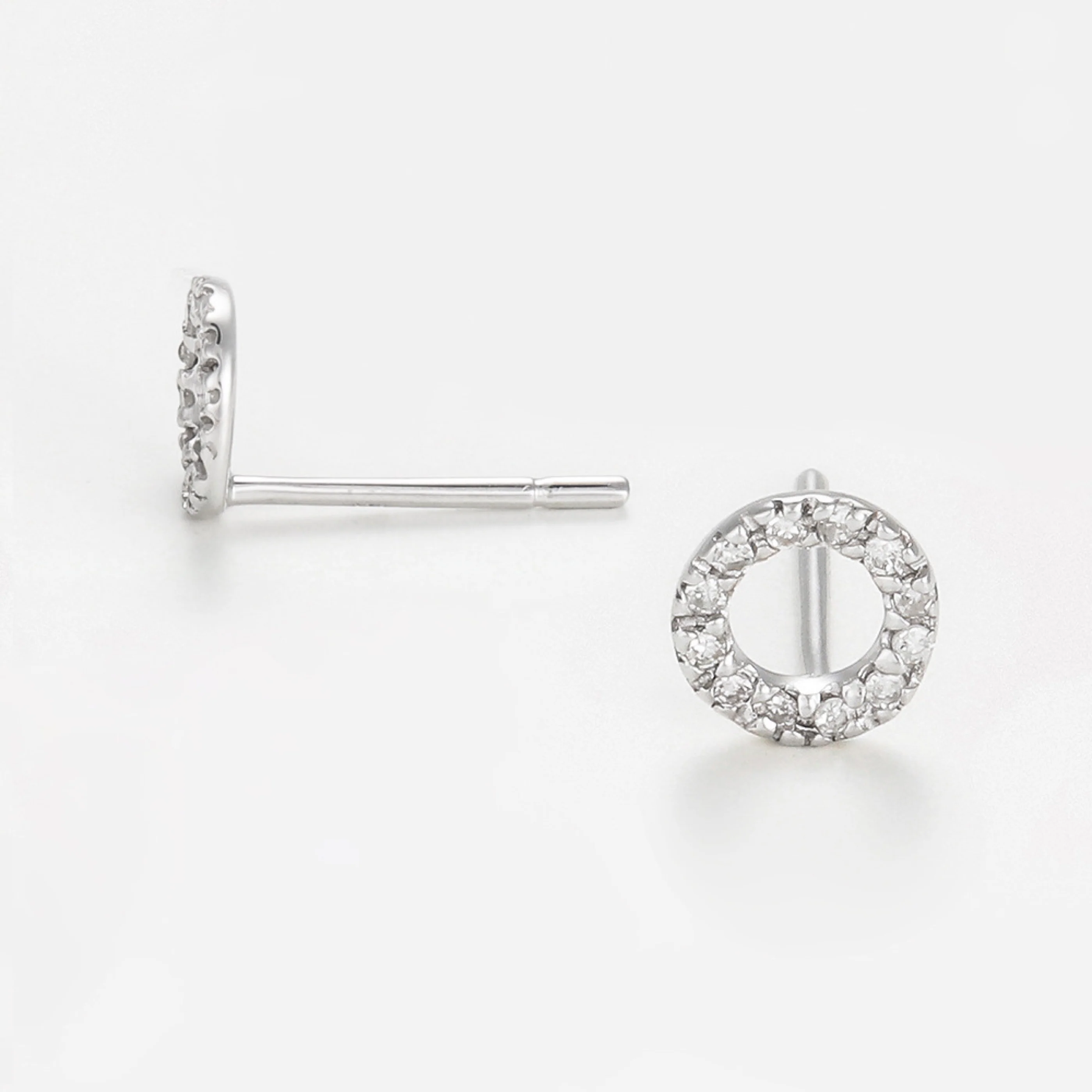 Boucles D'Oreilles "Simplicité" Diamant : 0,10" Simplicité" Diamant : 0,10Ct/24 - Or Blanc 375/1000 - Image 2