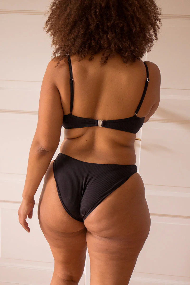 Haut De Bikini Torsadé Amaya Par Aava - Côtelé Noir - Image 7