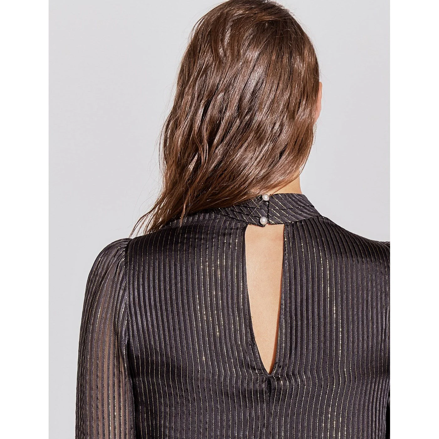 IKKS - Pure Edition Blouse Col Montant En Soie Et Fil Doré - Noir - Image 5
