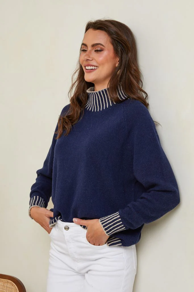 Pull Csepreg - Marine - Image 4