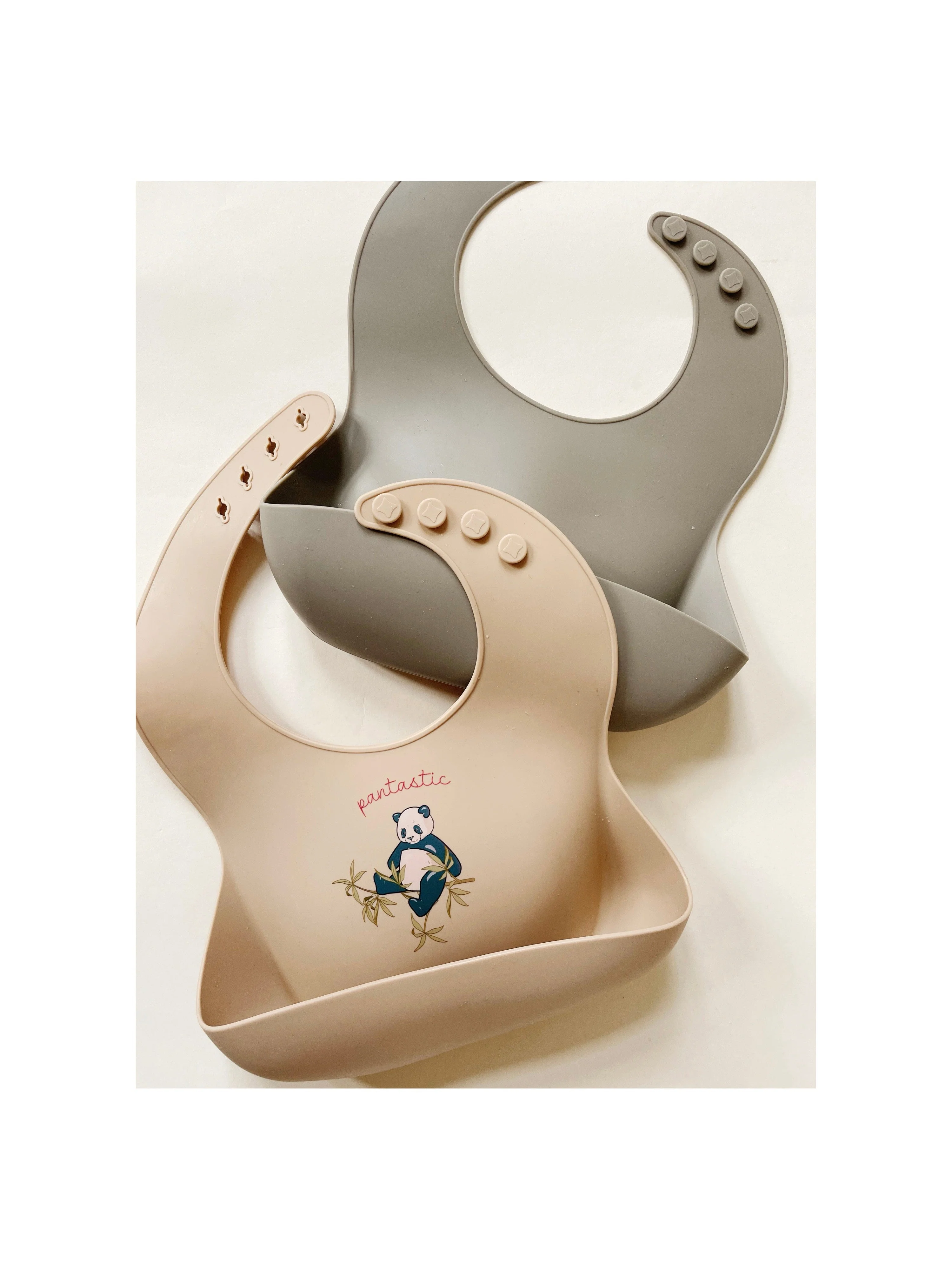 Konges Sløjd - Lot De 2 Bavoirs En Silicone - Panda - Image 3