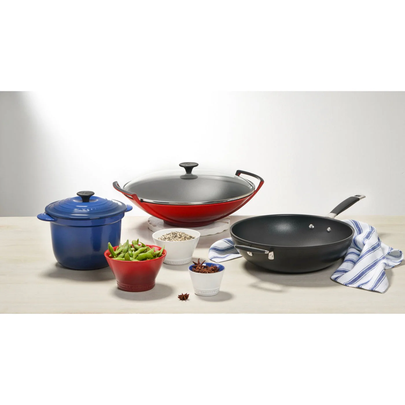 Poêle Wok Anti-Adhérente - Les Forgées - 30Cm - Poignée D'Assistance Silicone - Image 4