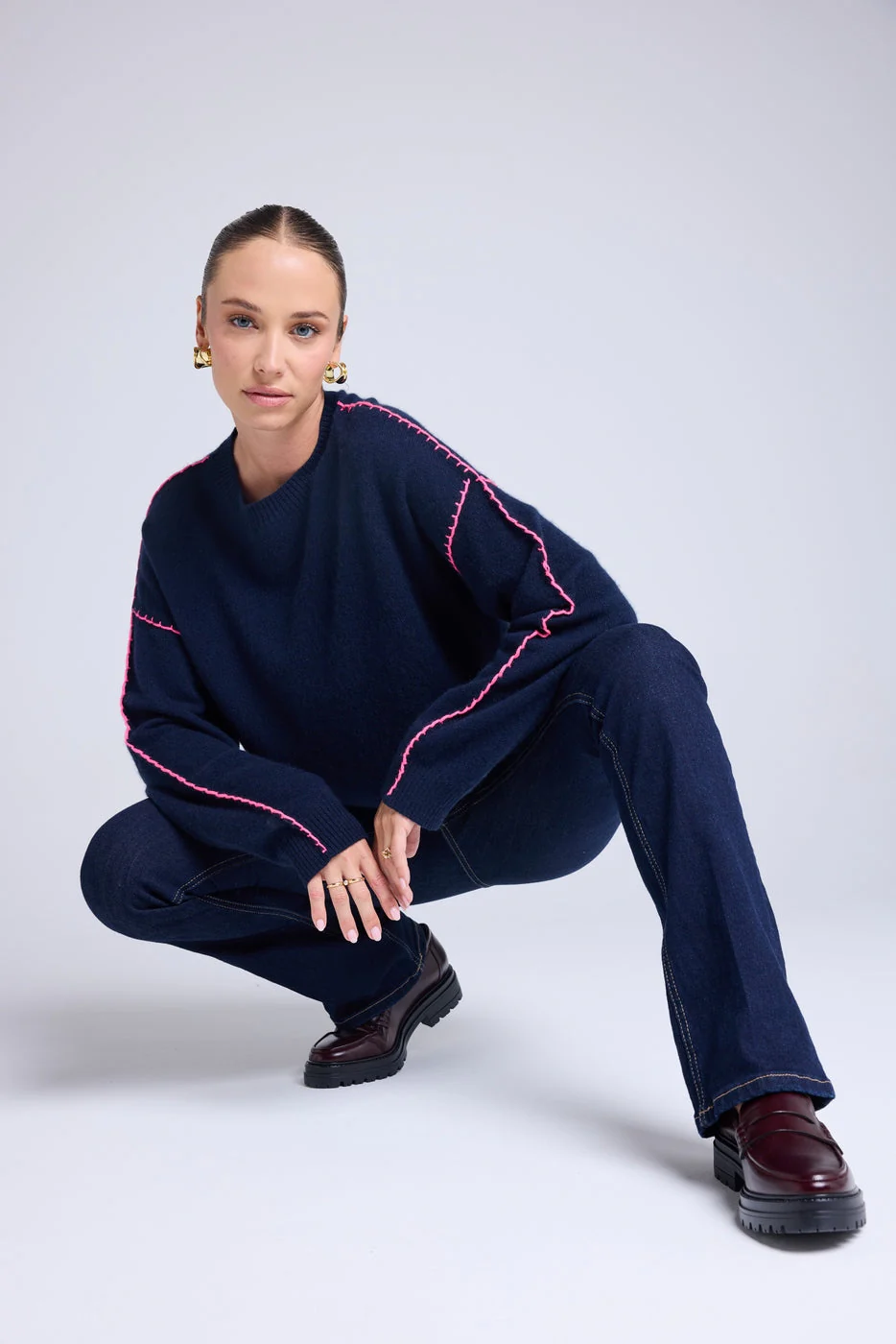 Pull Col Rond Oversize Surpiqures Clarisse - Bleu Marine Rose Fluo - Image 7