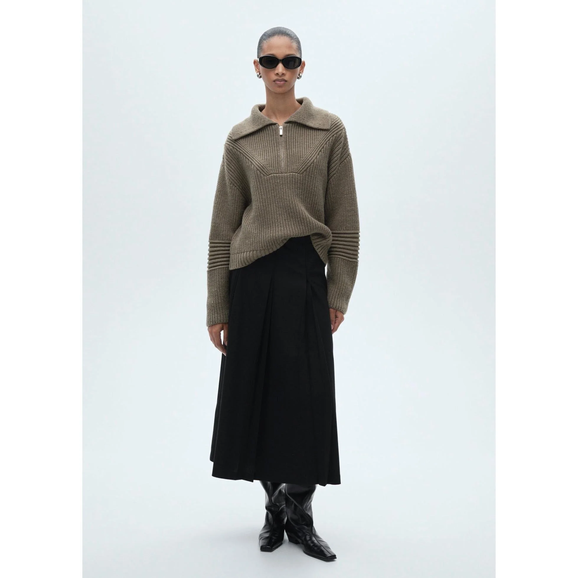 Pleated Midi-Skirt - Black - Image 7