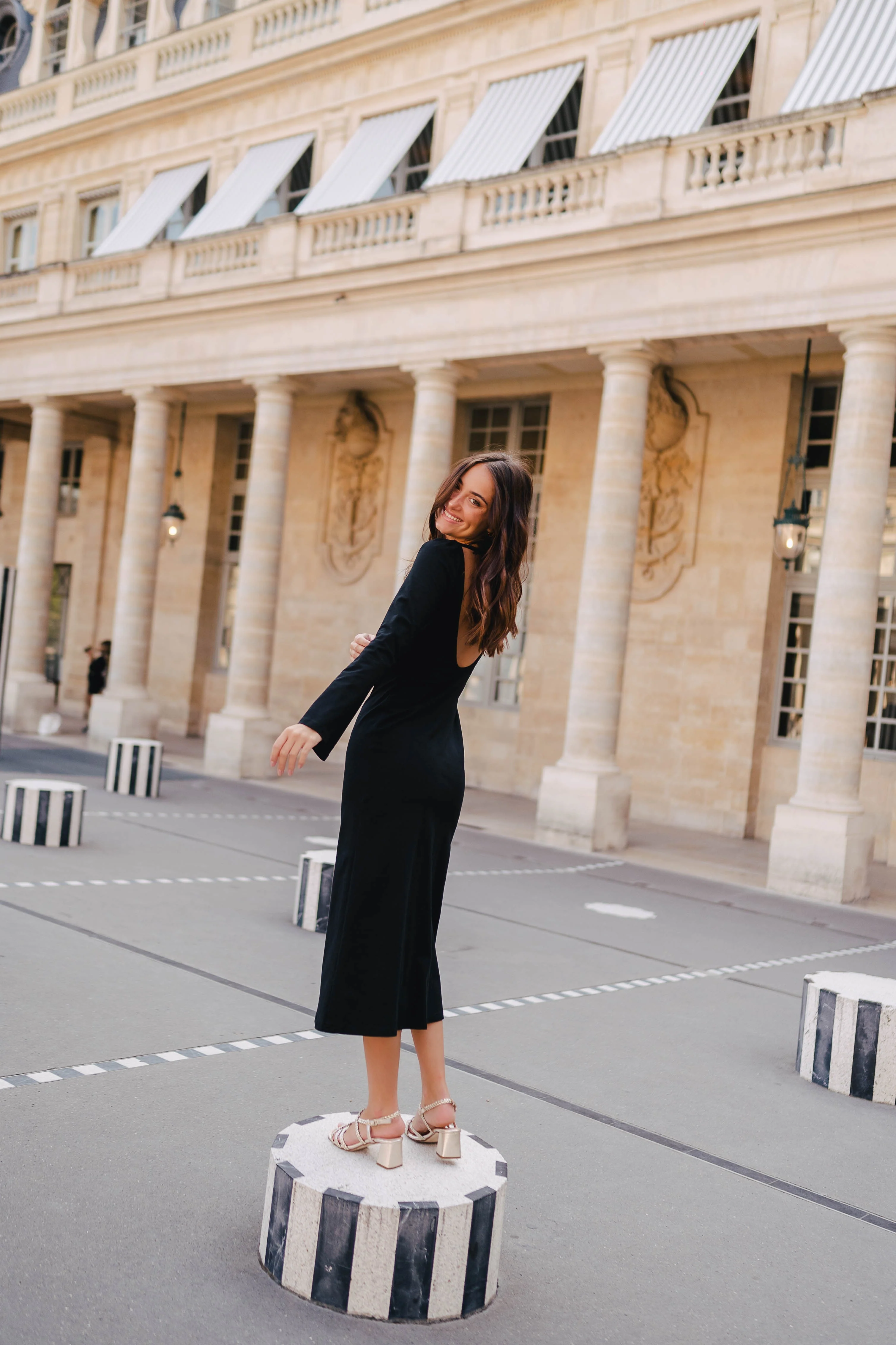 Robe Charlotte Noir - Image 6