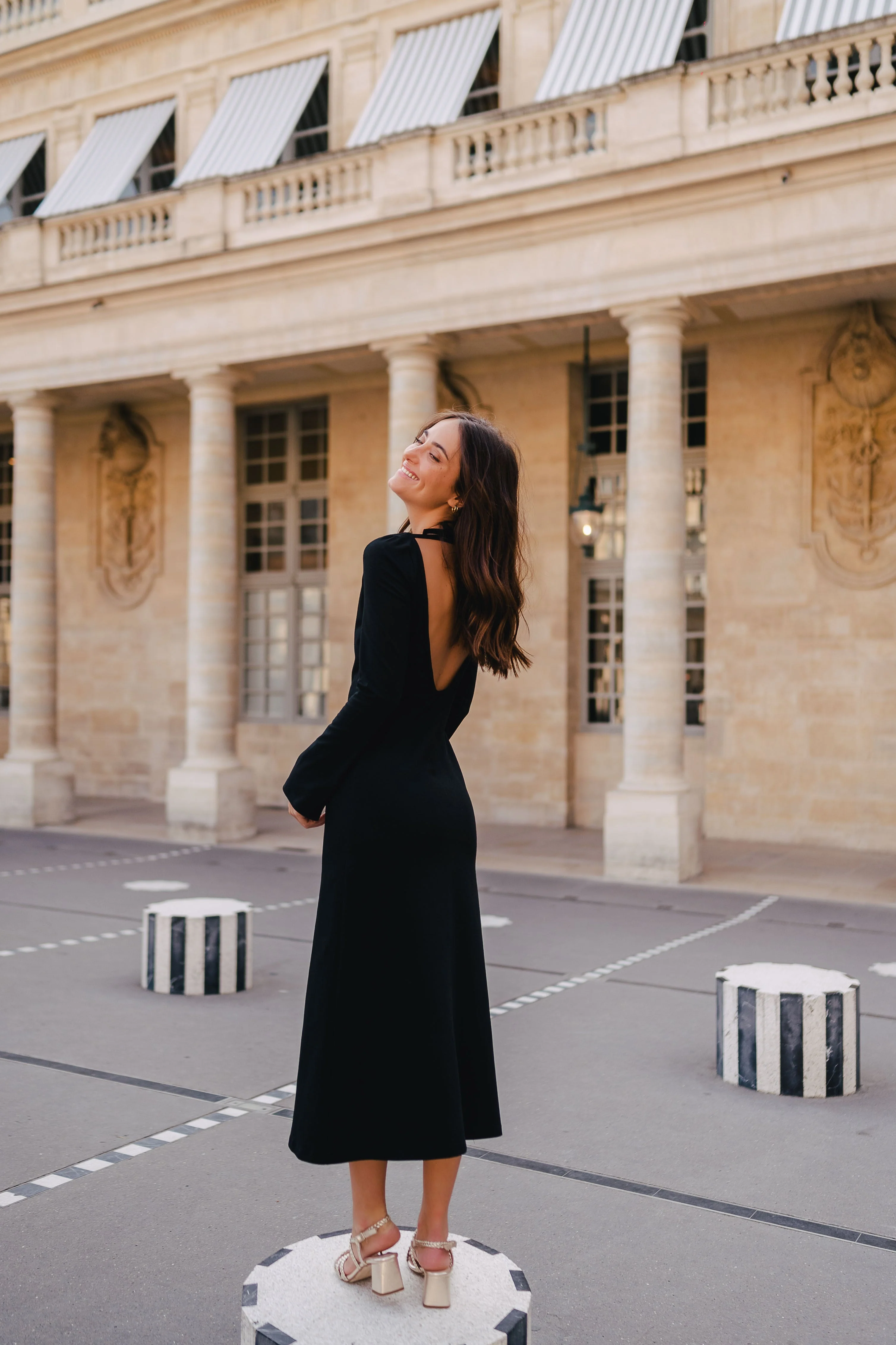 Robe Charlotte Noir - Image 7