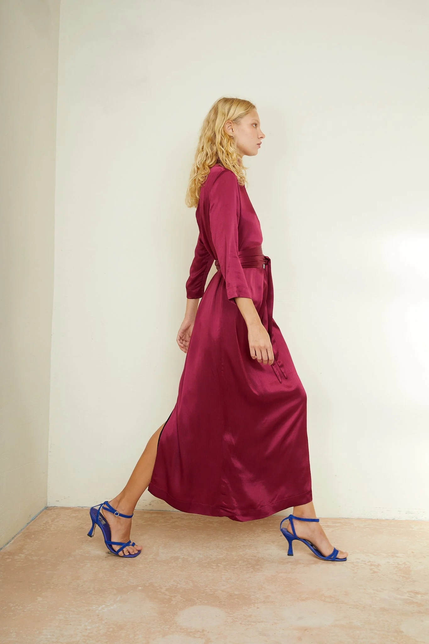 Robe Clotilde Saten Arruguilla Ciruela - Image 5