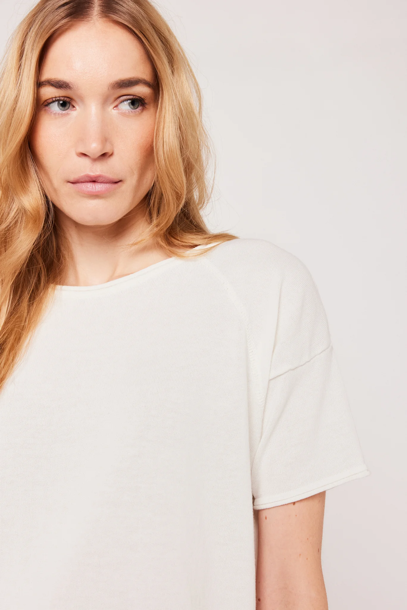 T-Shirt - Amanda - Latte - Image 5