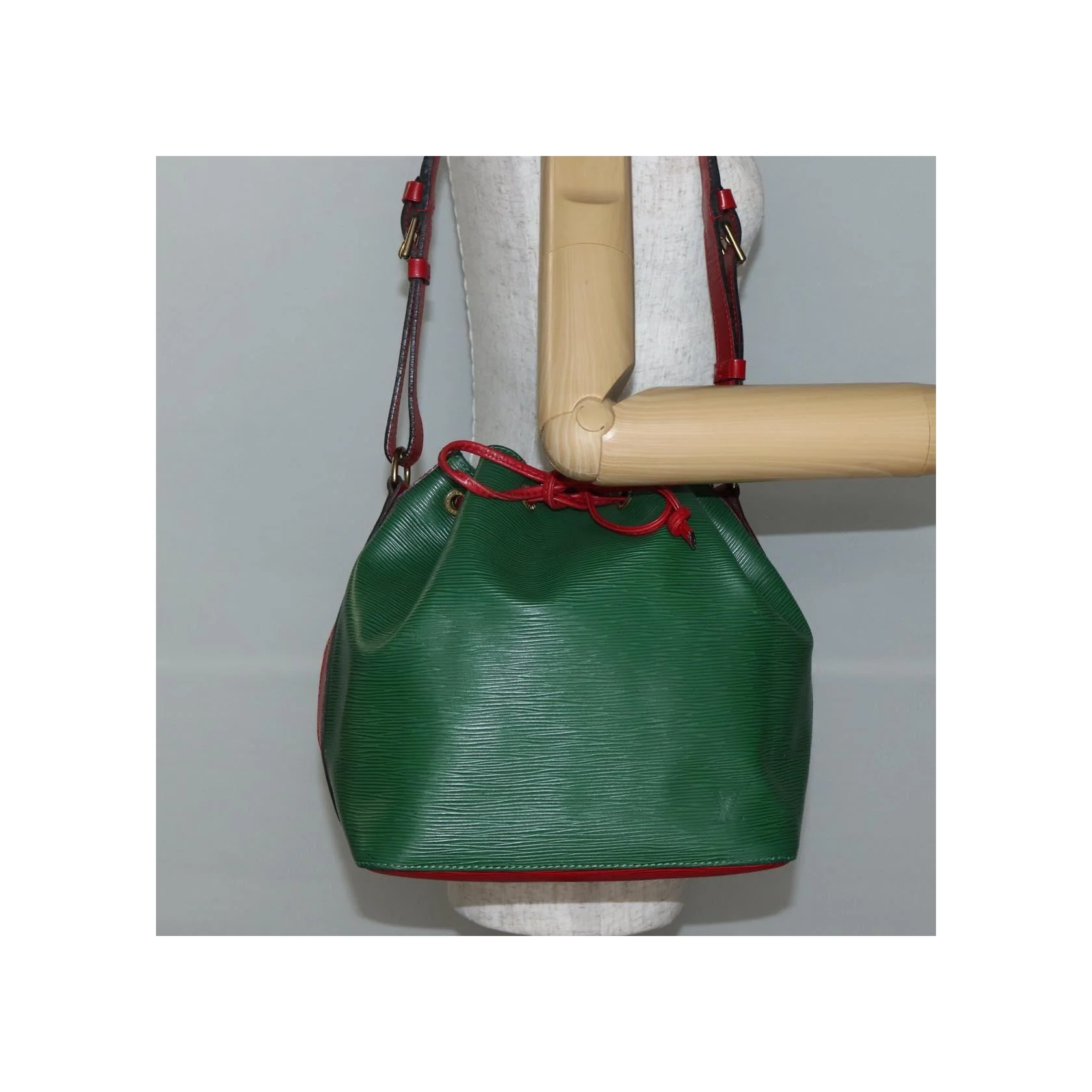 Sac À Main Louis Vuitton Petit Noé Bicolore - Green - Image 13