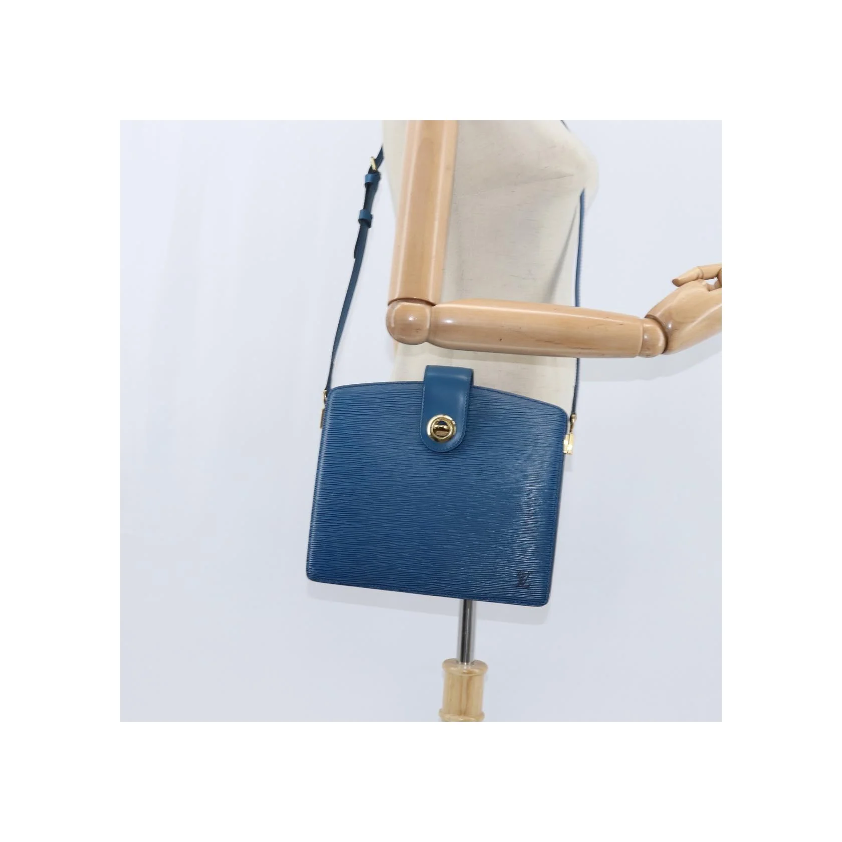 Sac À Bandoulière Louis Vuitton Capucines - Blue - Image 14