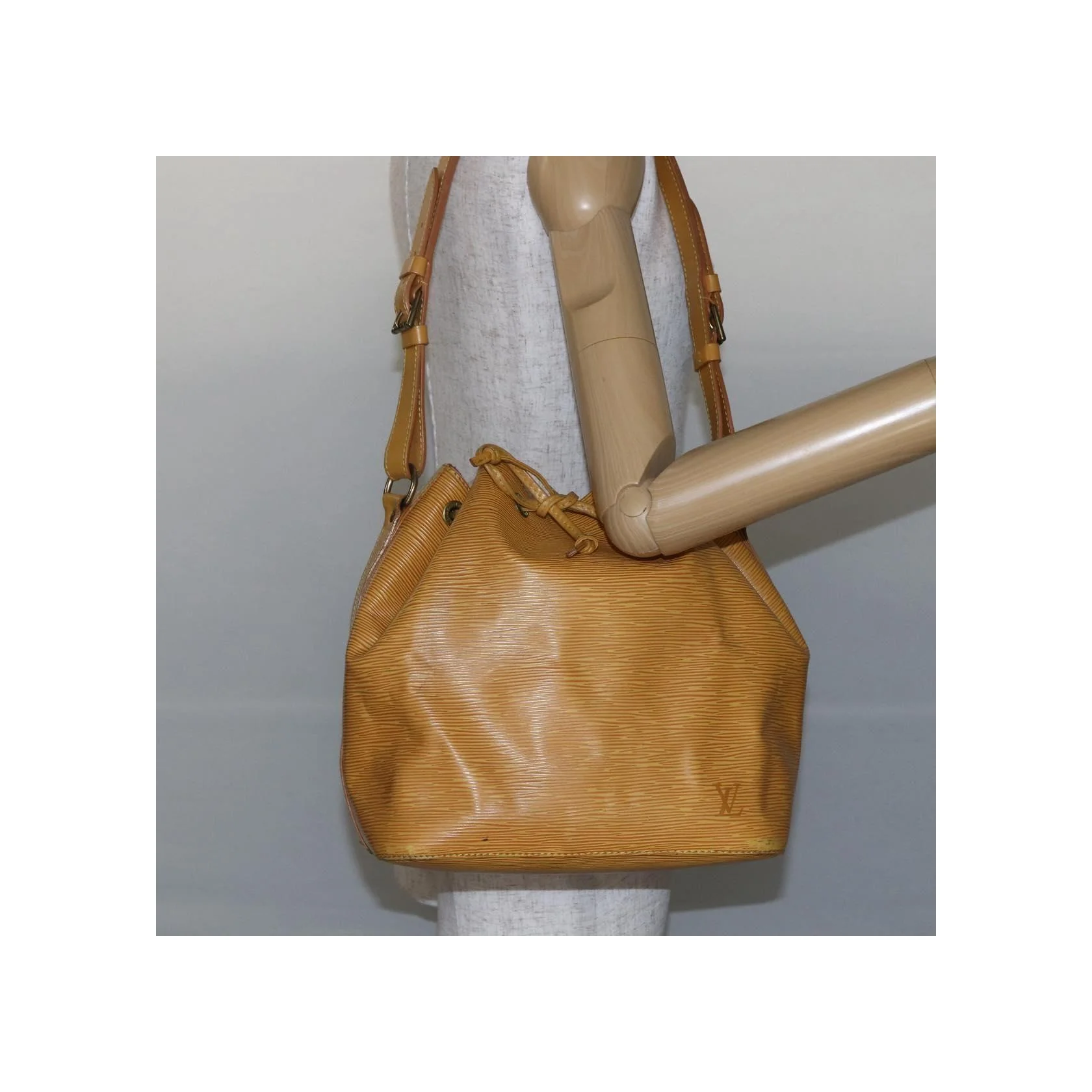 Sac À Main Louis Vuitton Petit Noé - Yellow - Image 13