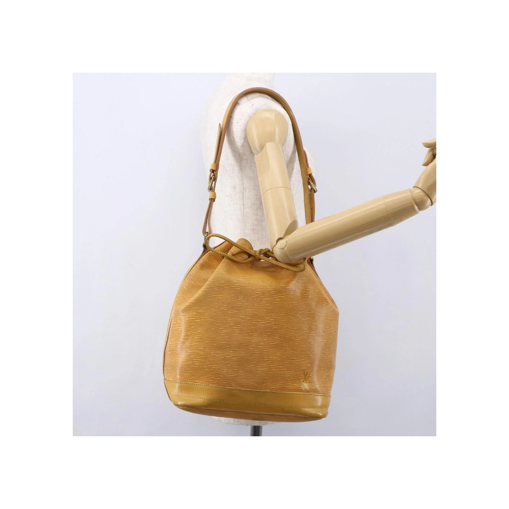 Sac À Main Louis Vuitton Petit Noé Nm - Yellow - Image 13