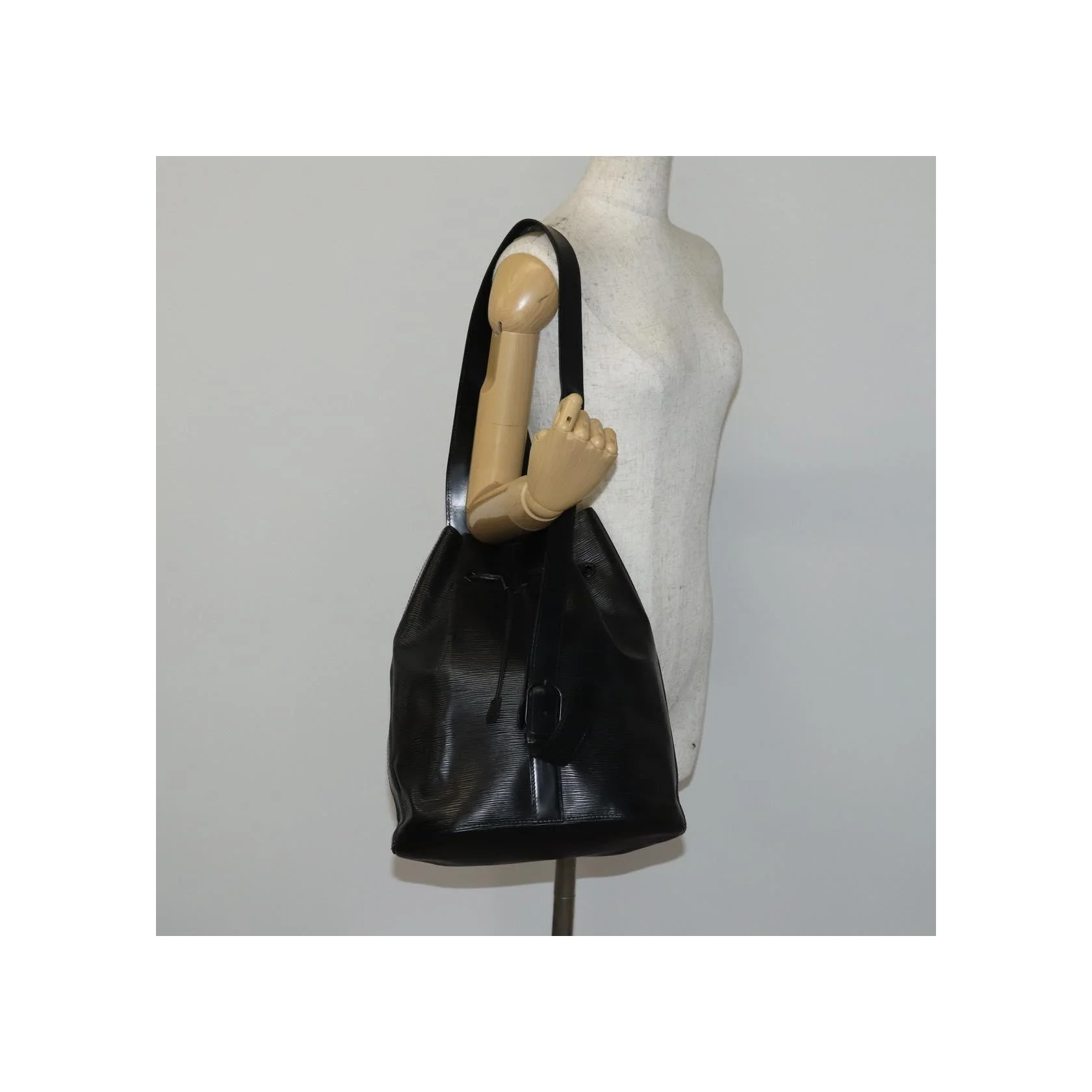 Sac À Dos À Cordon Louis Vuitton - Black - Image 12