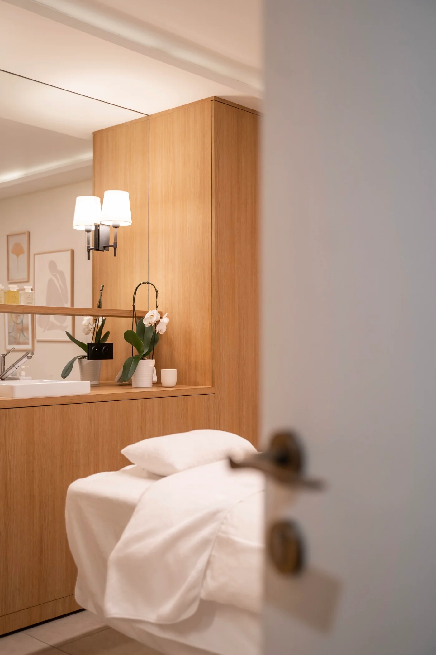Spa Black Door Paris 8 - Soin Visage Radieux Bioeffect et Accès Au Spa 1H (1 Personne) - Image 19