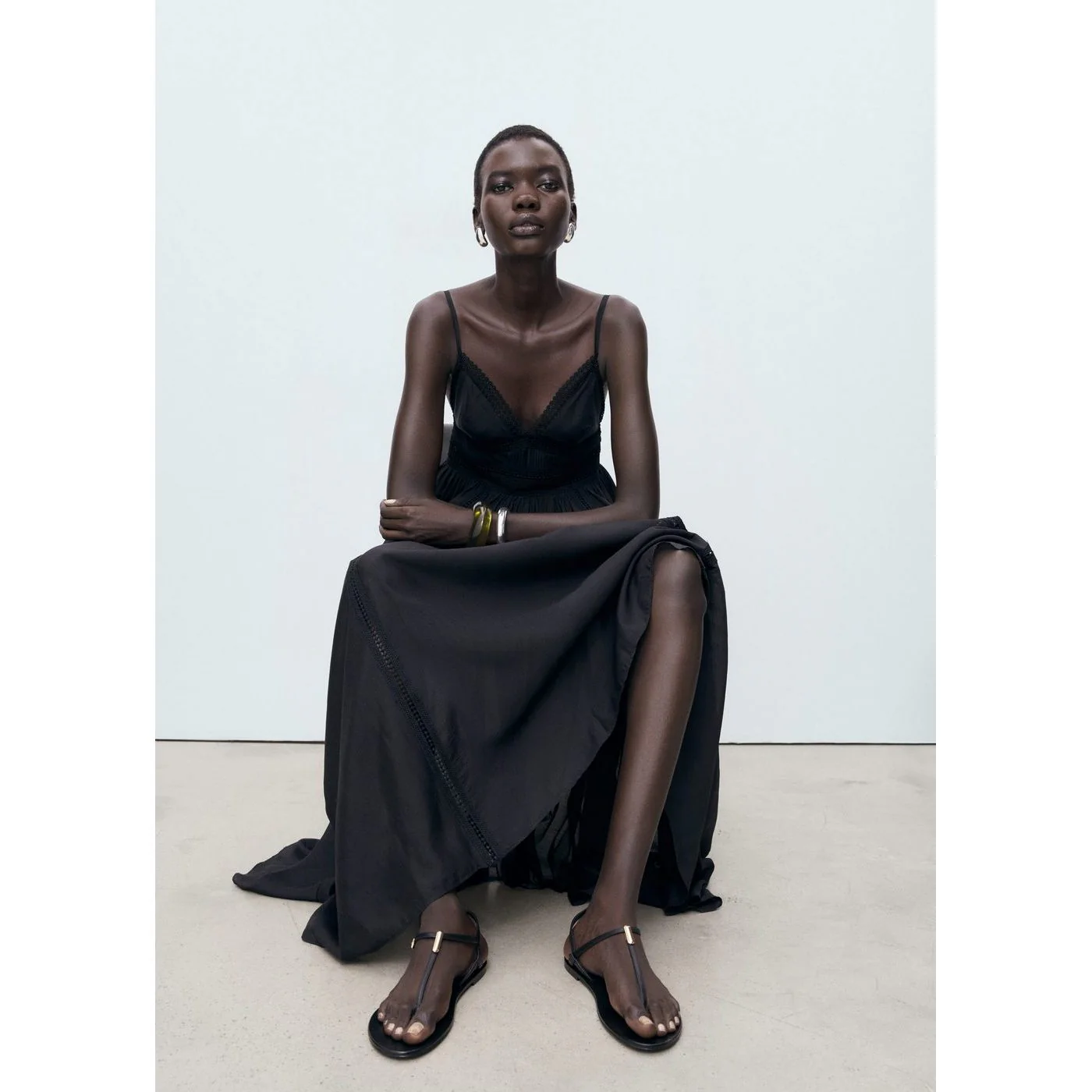 Robe Elena - Black - Image 5