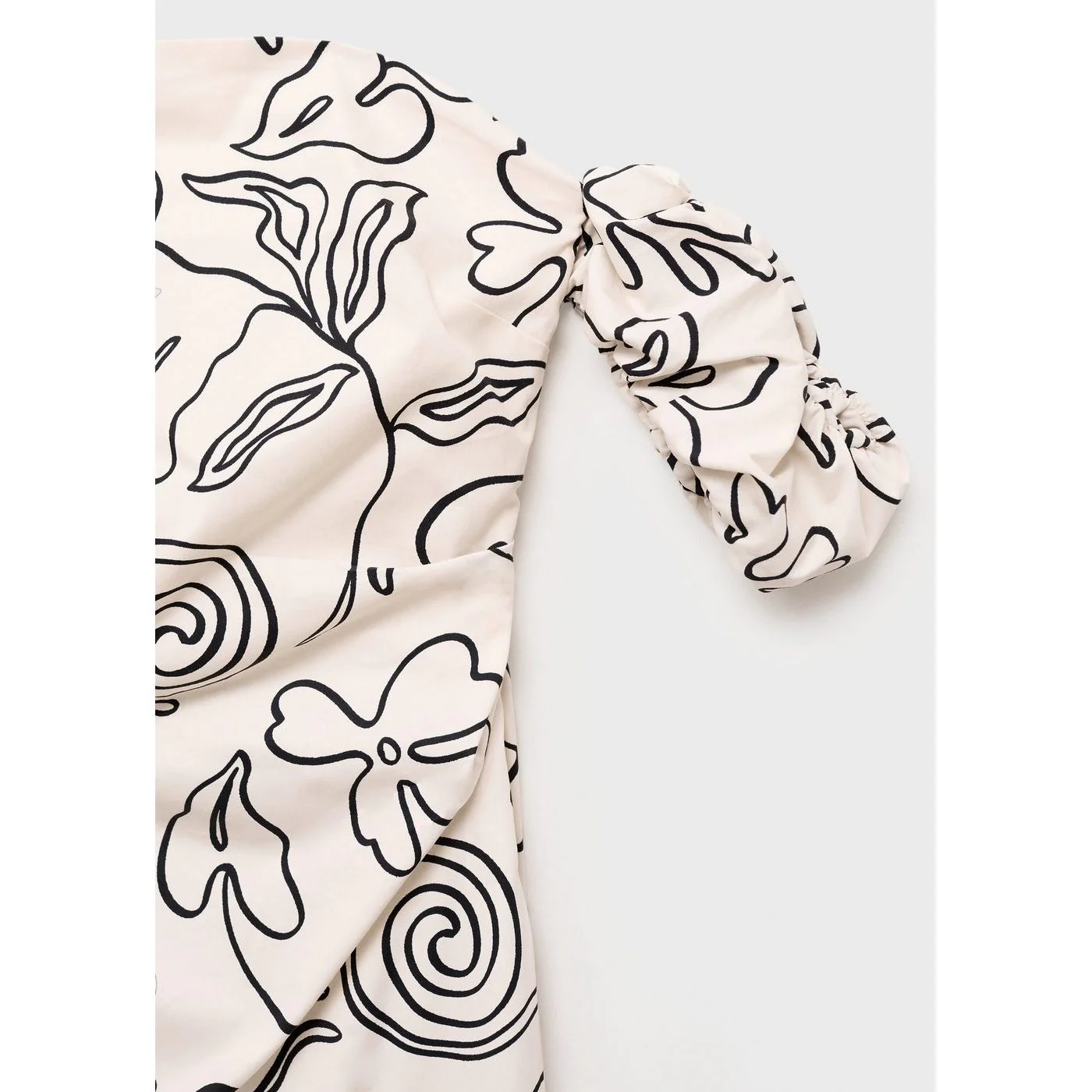 Robe Ariel - Off White - Image 6