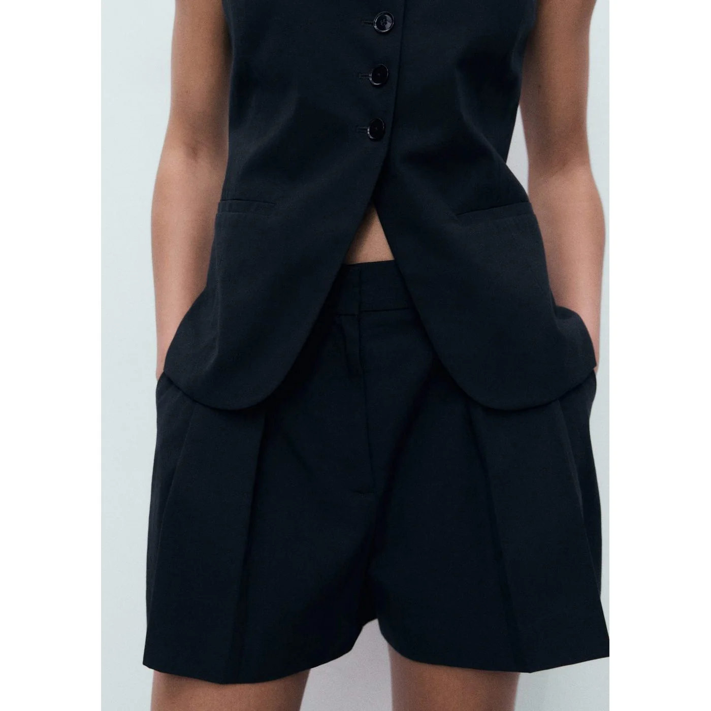 Short Greta - Black - Image 6