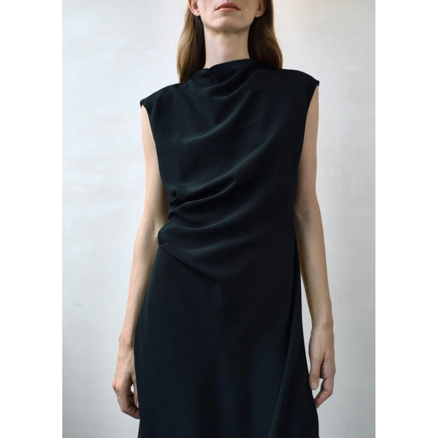 Robe Edgar - Black - Image 2