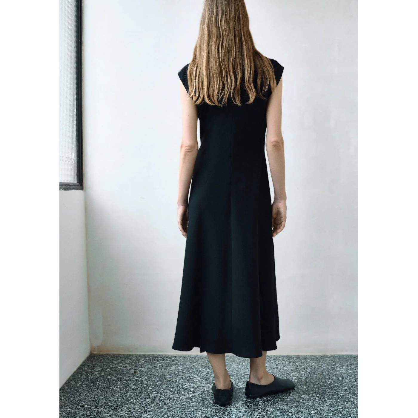 Robe Edgar - Black - Image 3