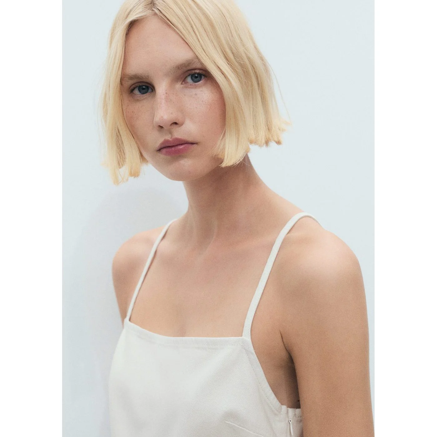 Robe Dungaree Tere - White - Image 4