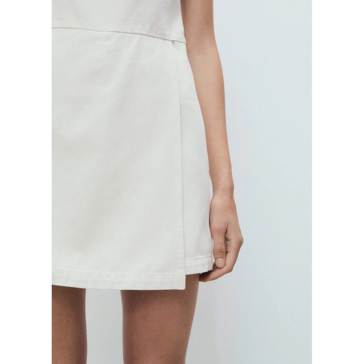 Robe Dungaree Tere - White - Image 5