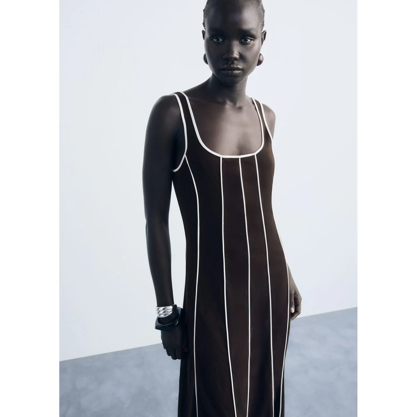 Robe Bico - Brown - Image 2