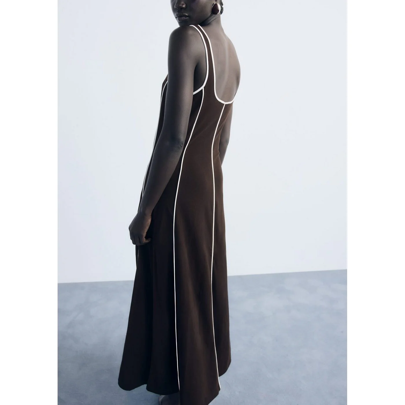 Robe Bico - Brown - Image 3