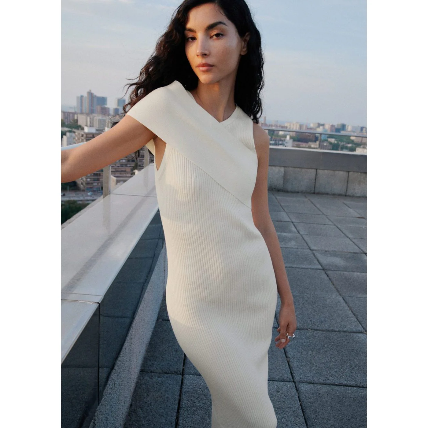 Robe Parisi - White - Image 3