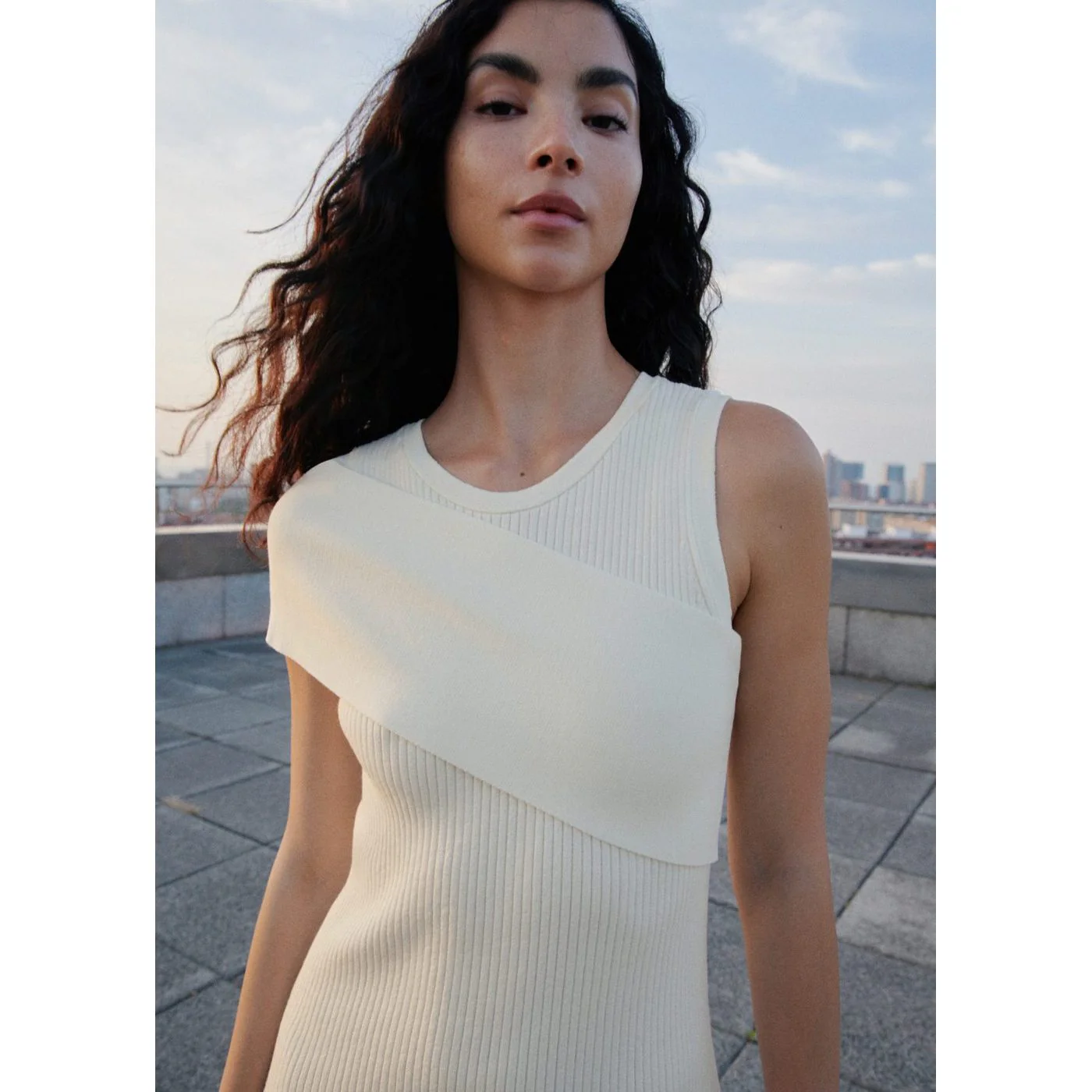 Robe Parisi - White - Image 5