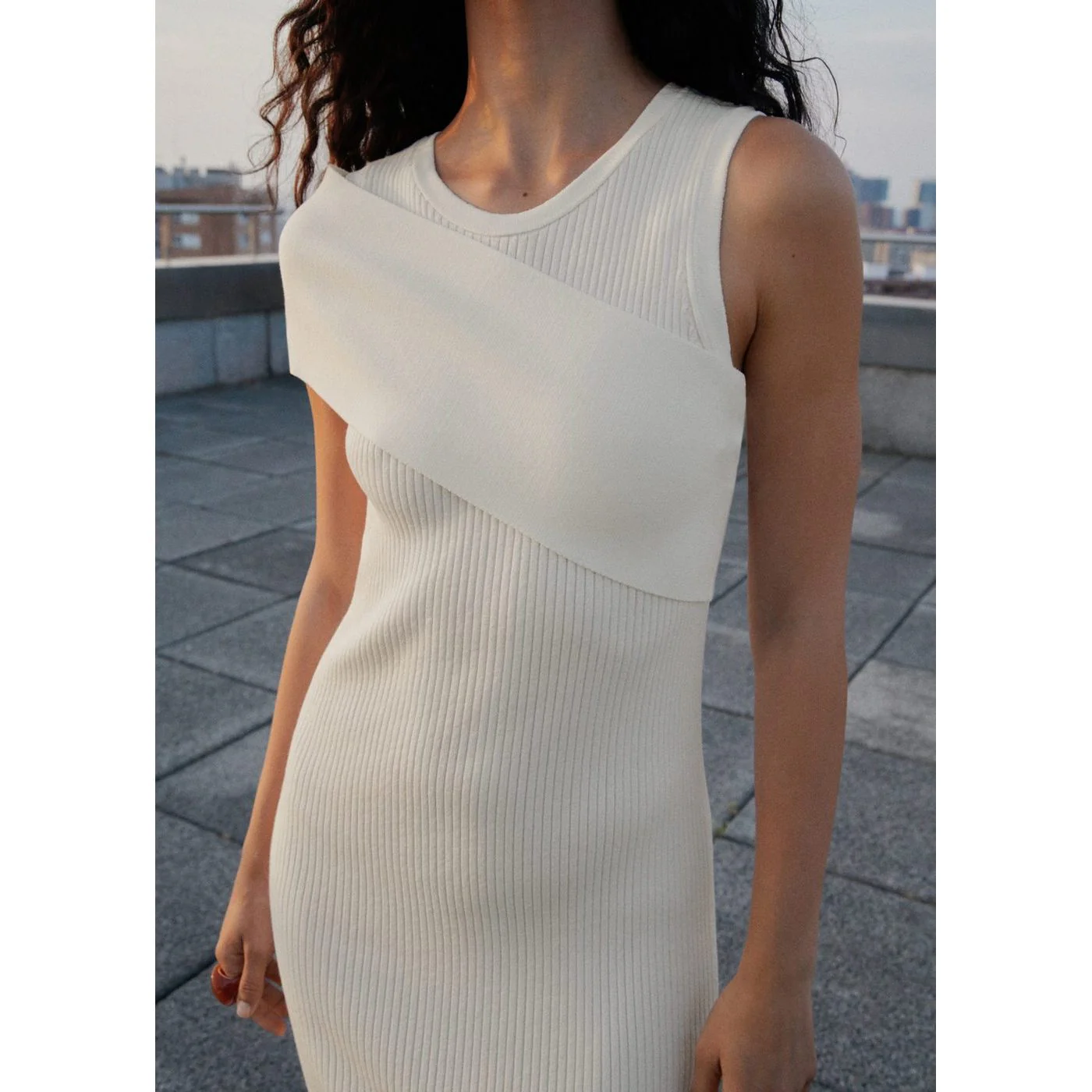 Robe Parisi - White - Image 6