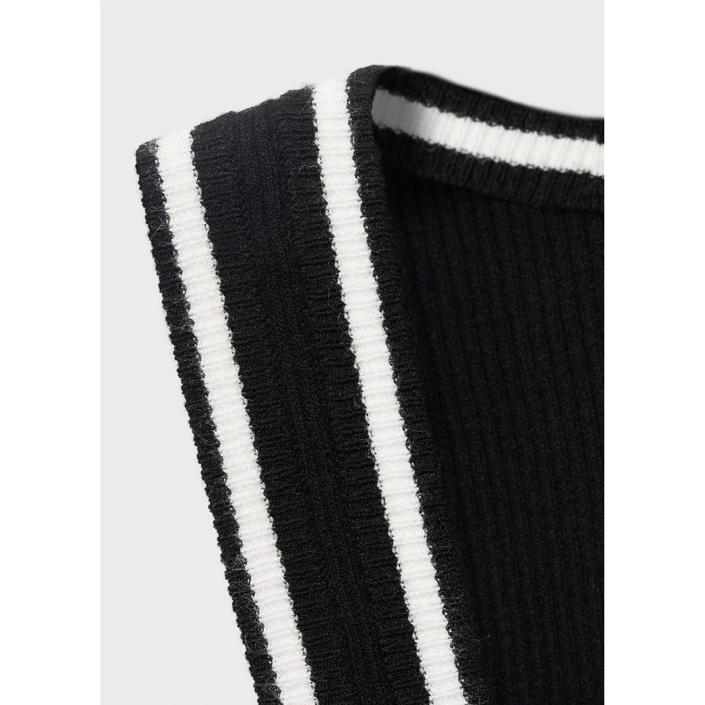 Top Shadowin - Black - Image 5