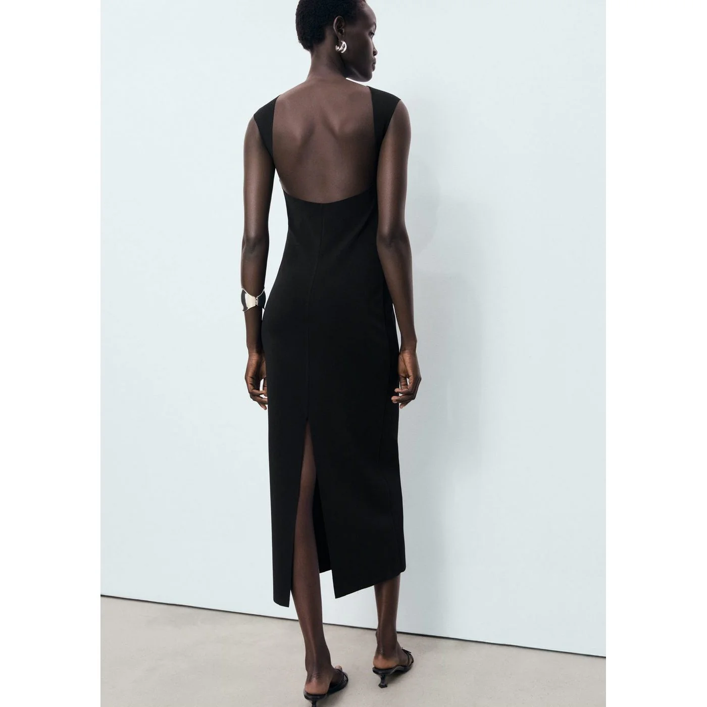Robe Backless - Black - Image 3