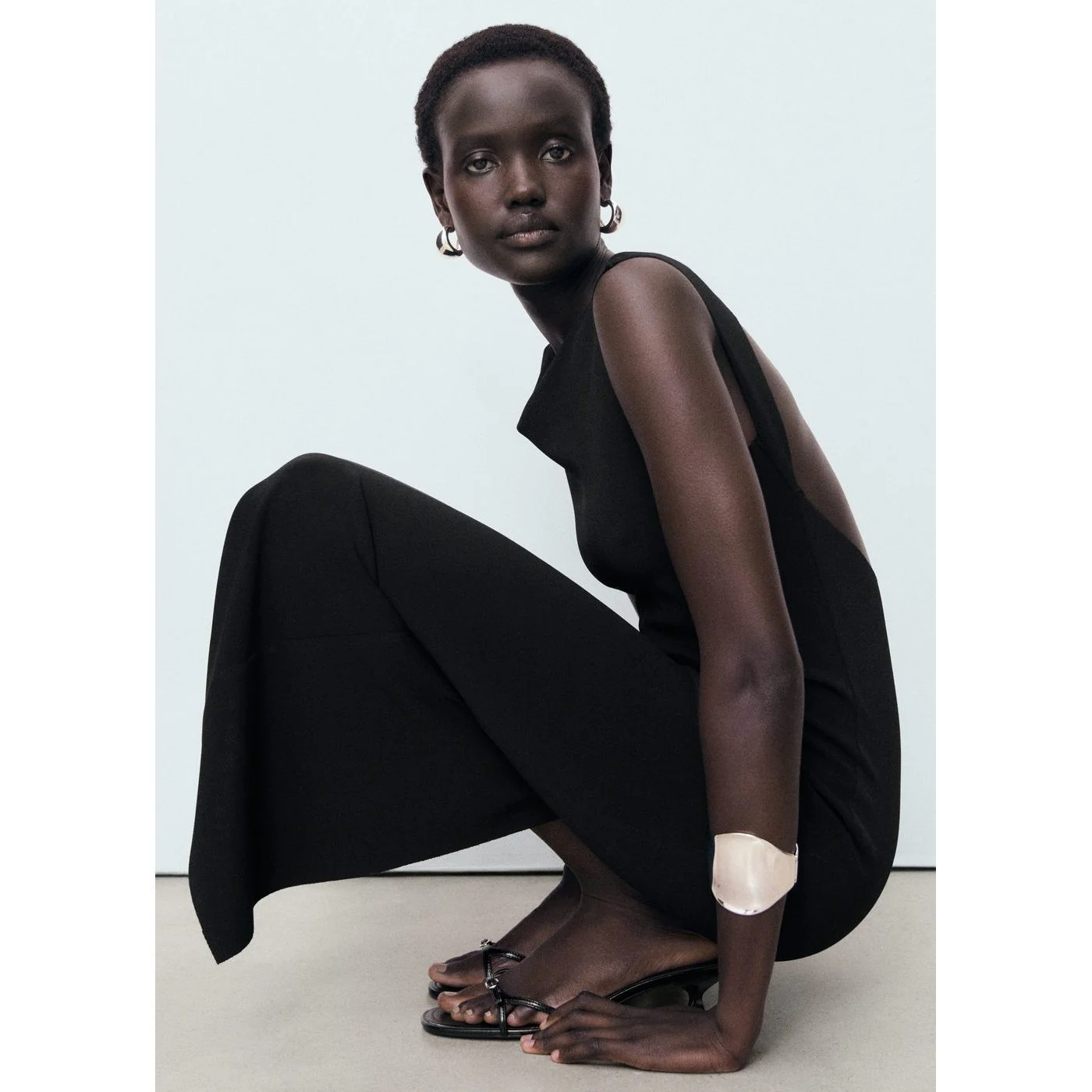 Robe Backless - Black - Image 5