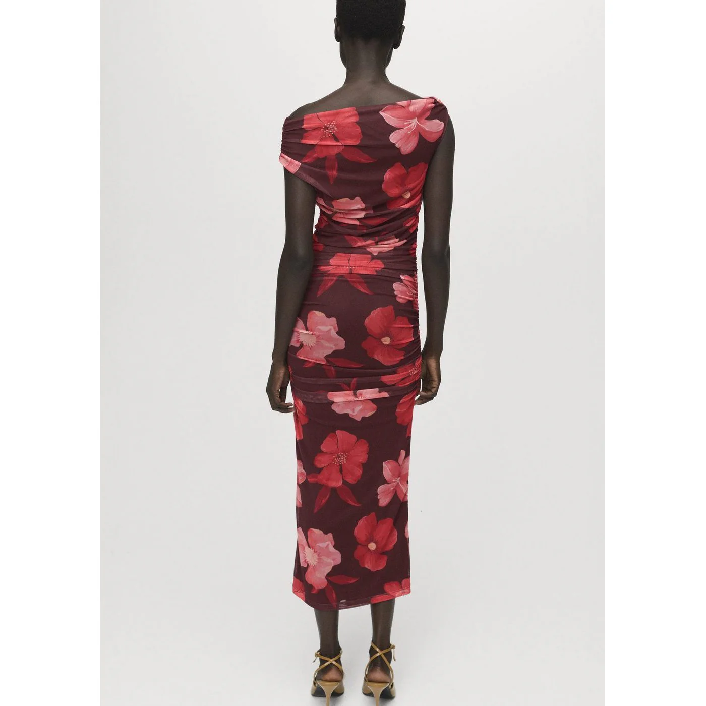 Robe Meri - Brown - Image 3