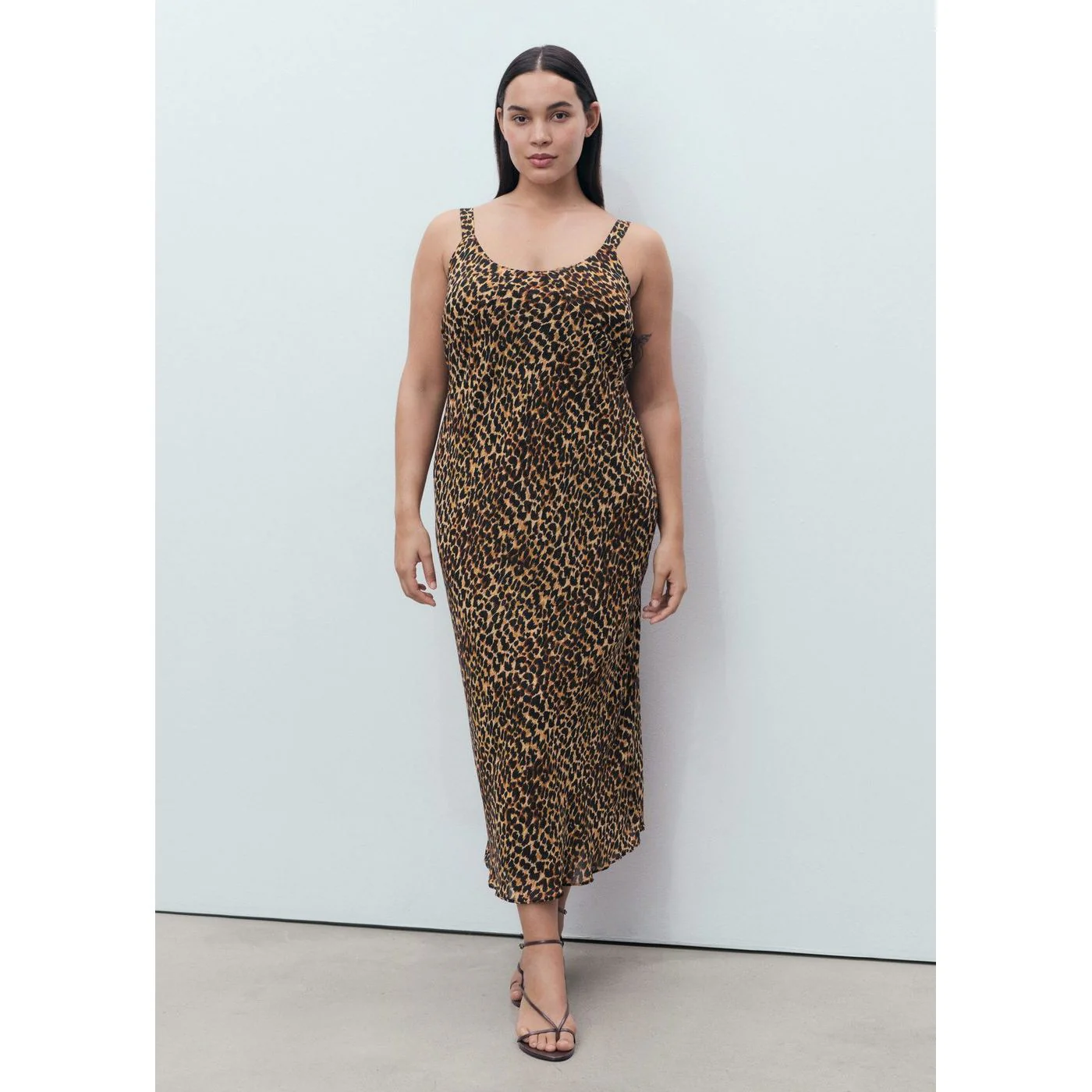 Robe Lion - Black - Image 5