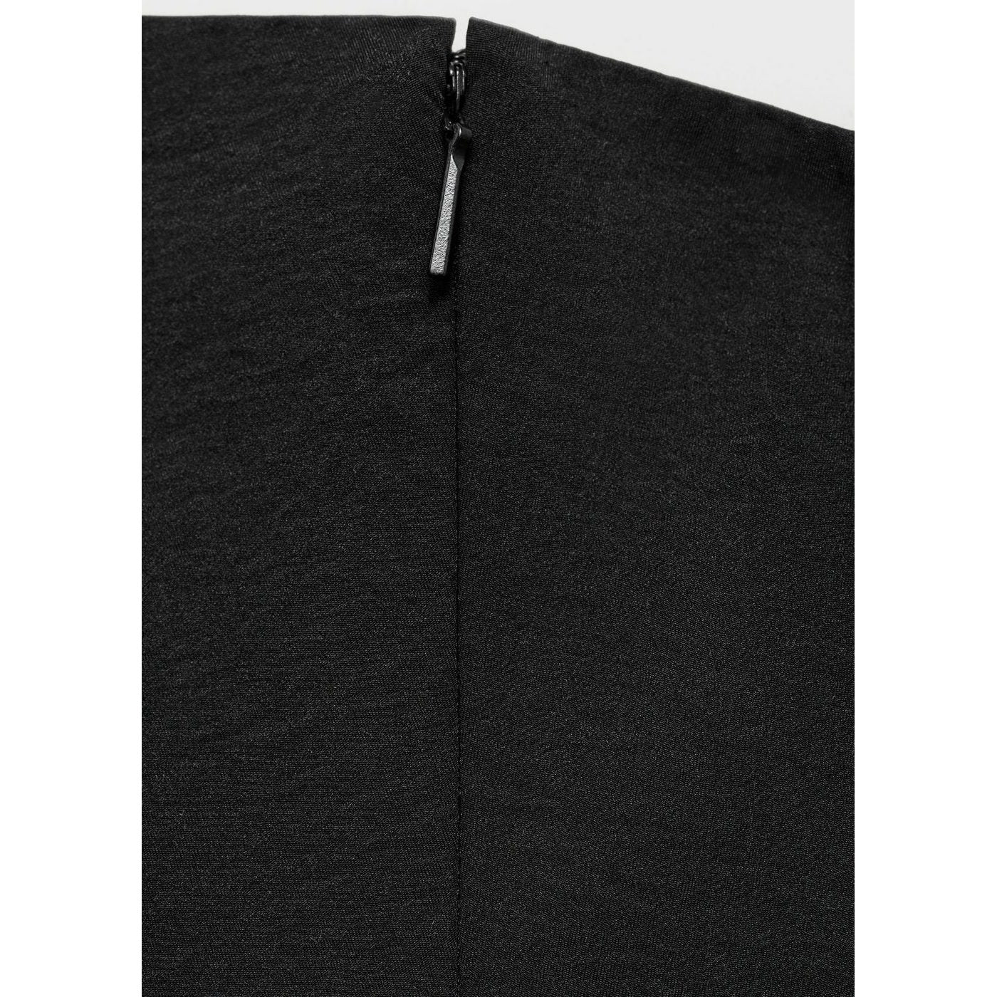 Robe Cebri - Black - Image 8