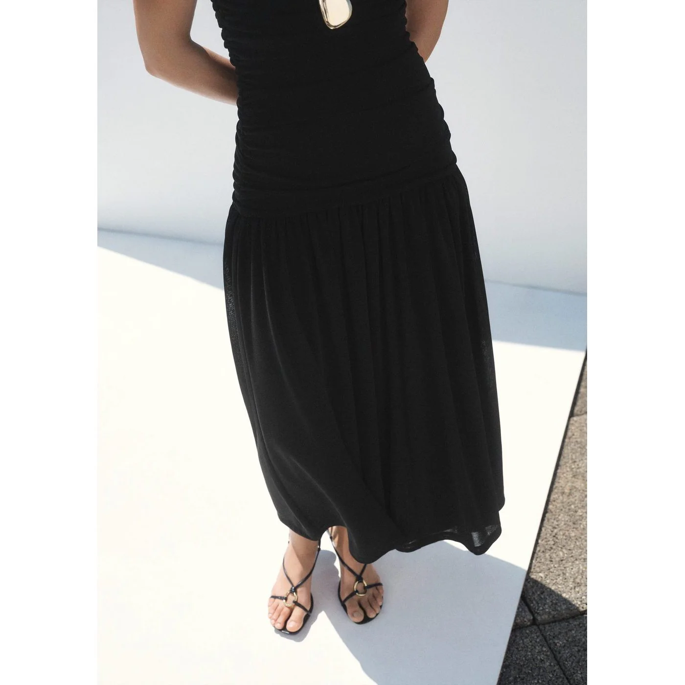 Robe Corina - Black - Image 4