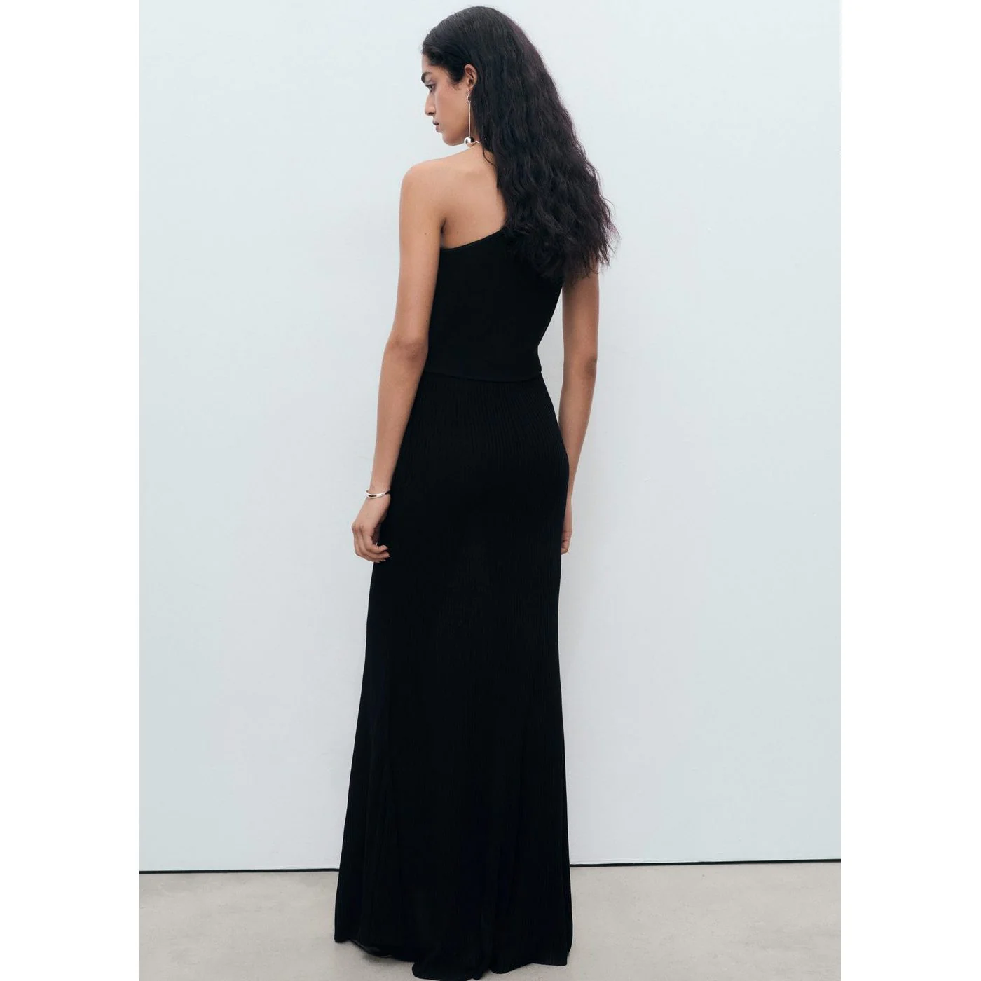 Robe Asim - Black - Image 3
