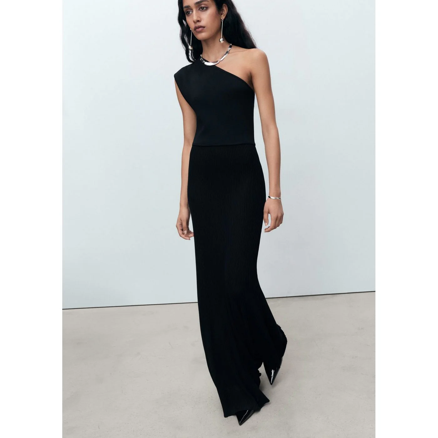 Robe Asim - Black - Image 6