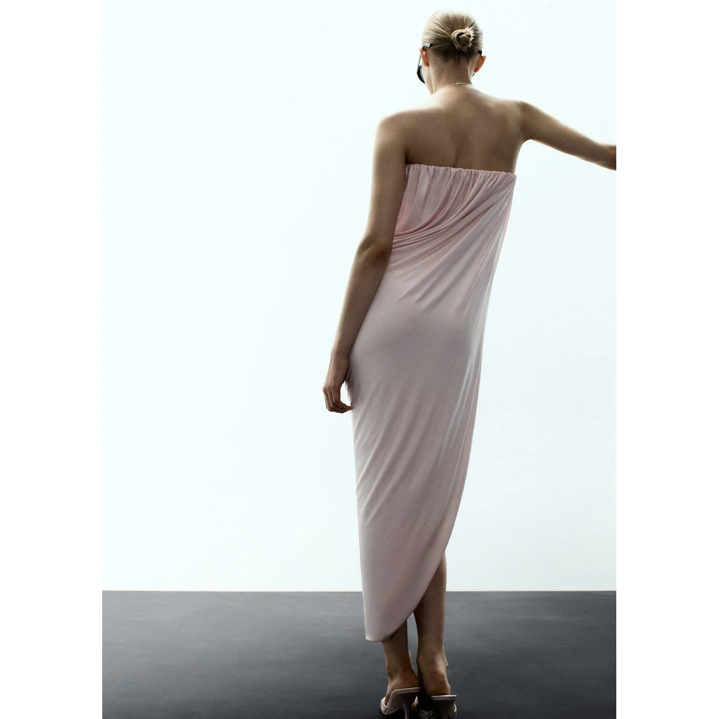 Robe Calen - Pastel Pink - Image 3