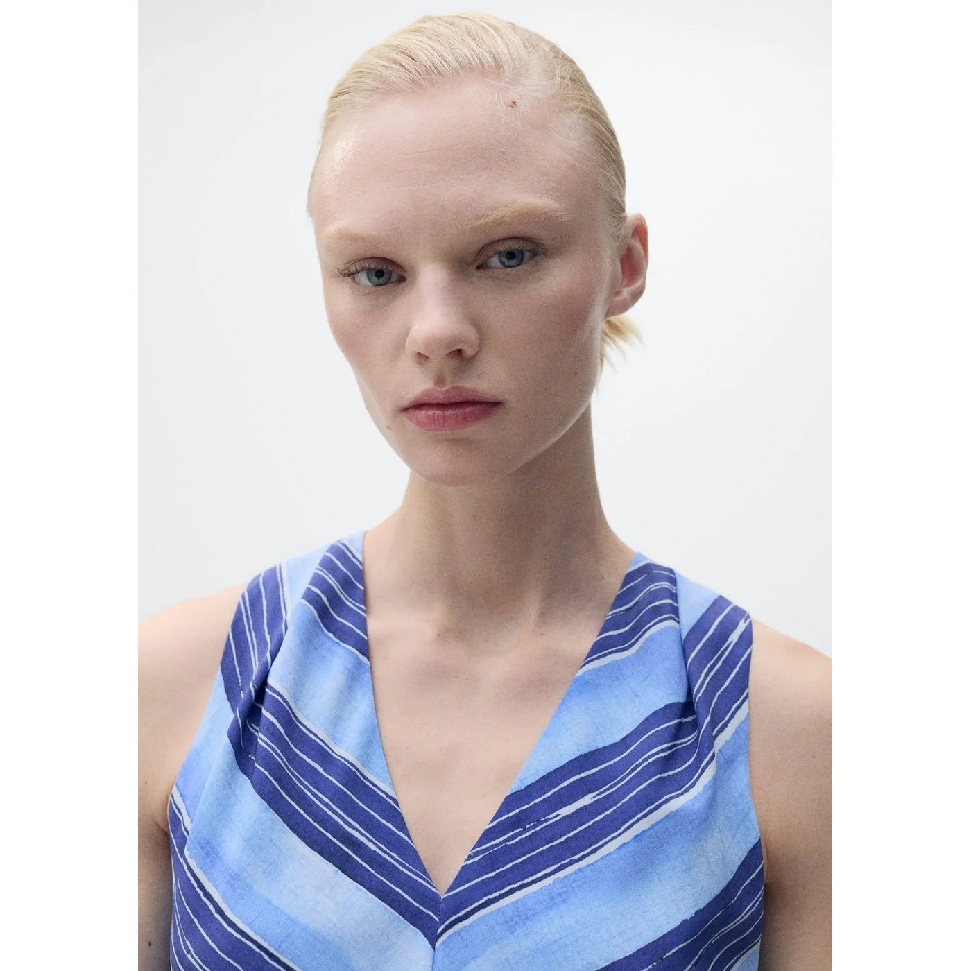 Robe Celeste - Blue - Image 4