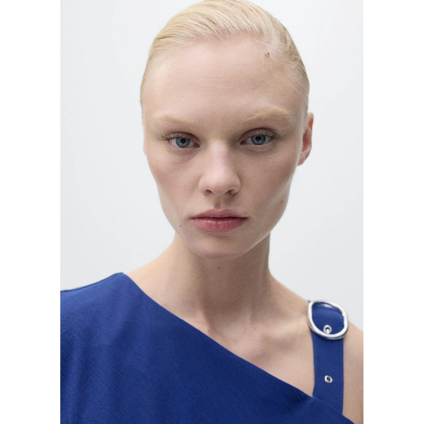 Robe Electric - Blue - Image 4