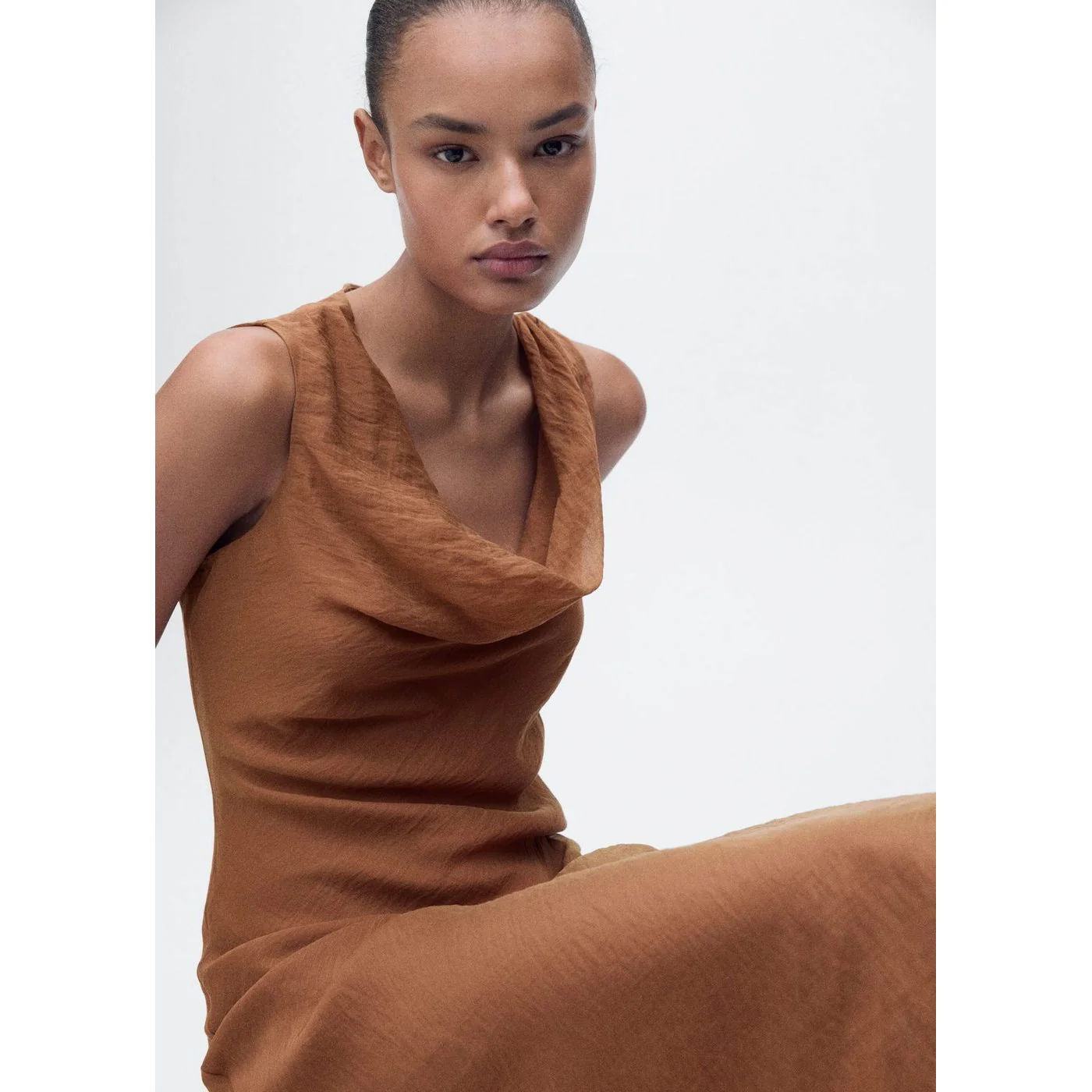 Robe Cleo - Brown - Image 2