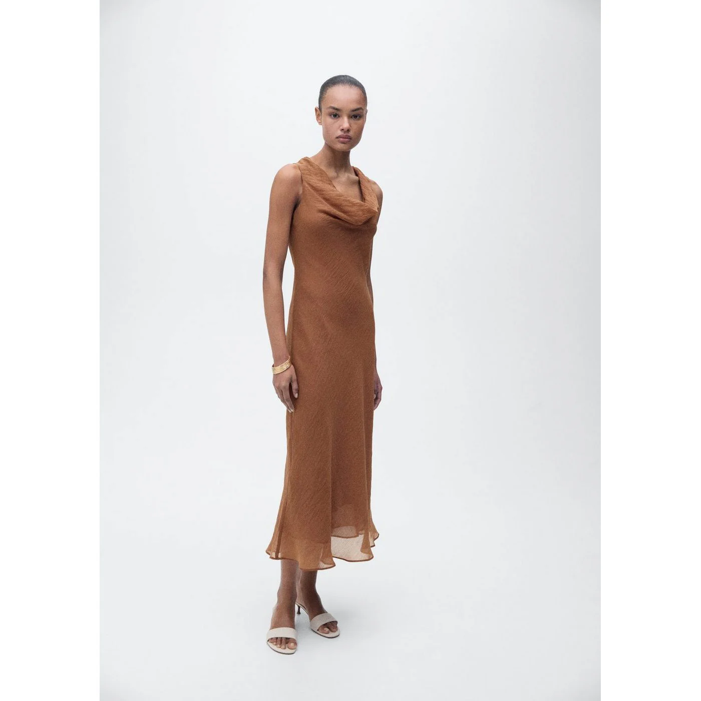 Robe Cleo - Brown - Image 5