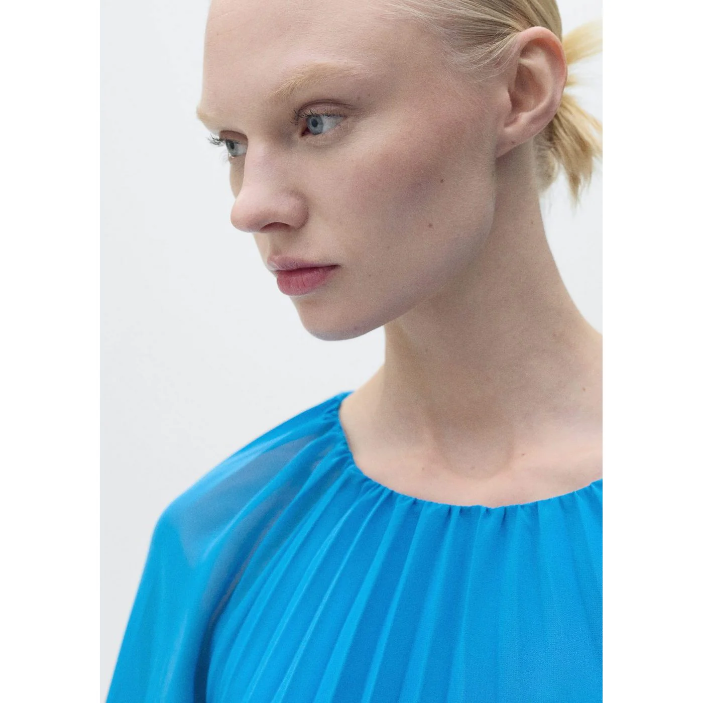 Robe Daphne-A - Blue - Image 4