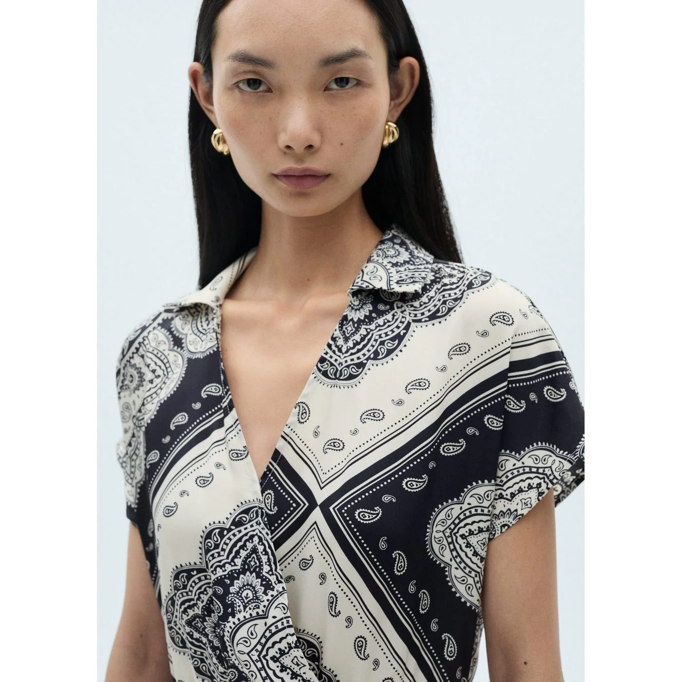 Robe Cache-H - Blue - Image 4