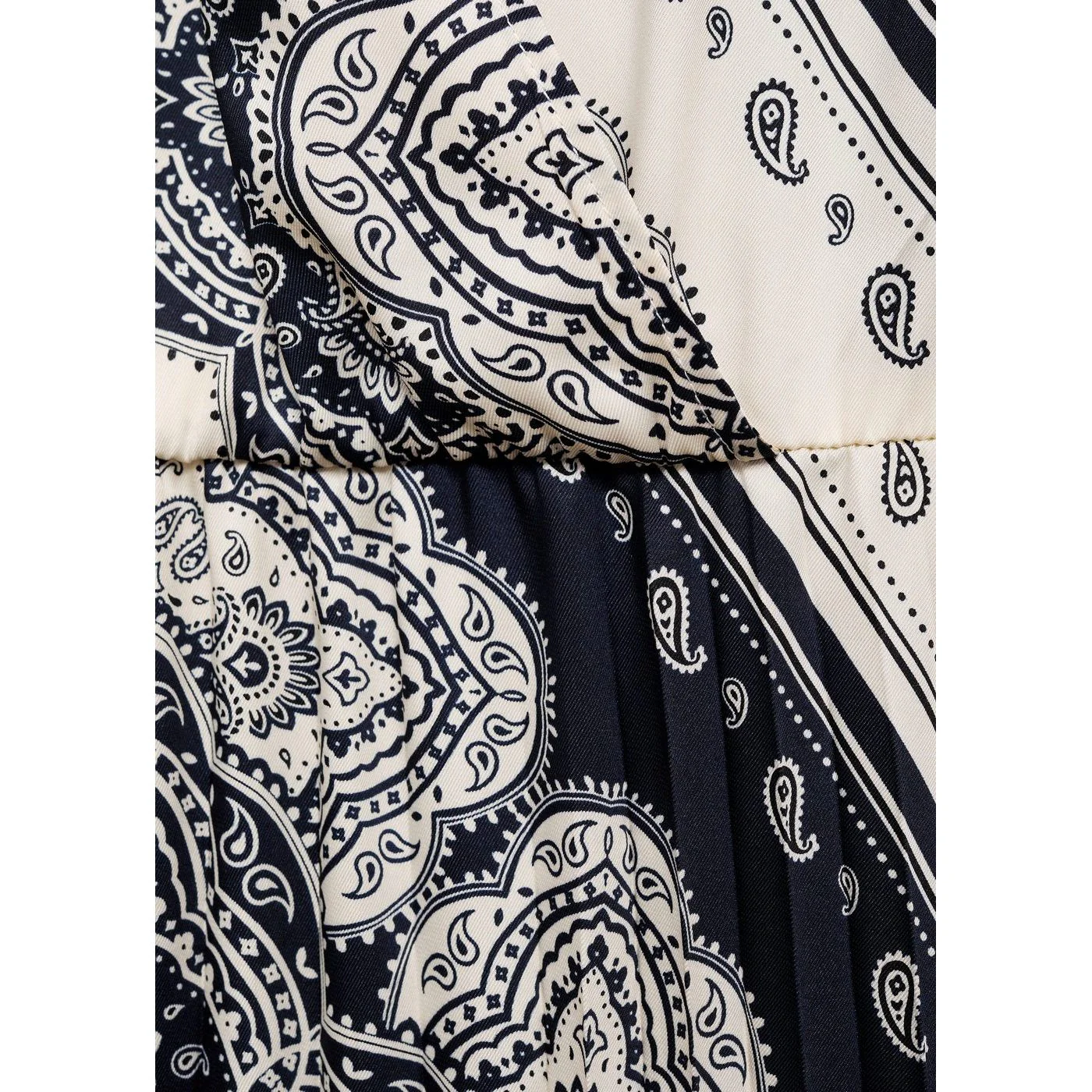 Robe Cache-H - Blue - Image 5
